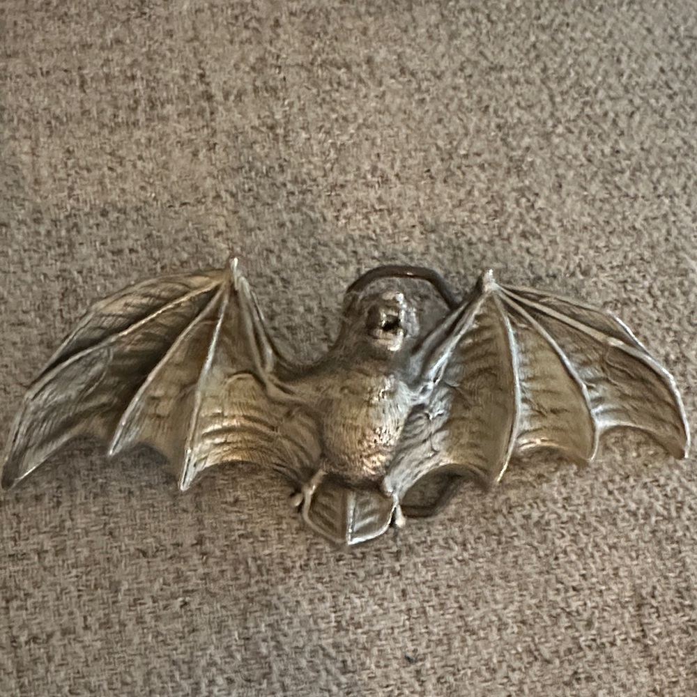 Pewter bat belt buckle